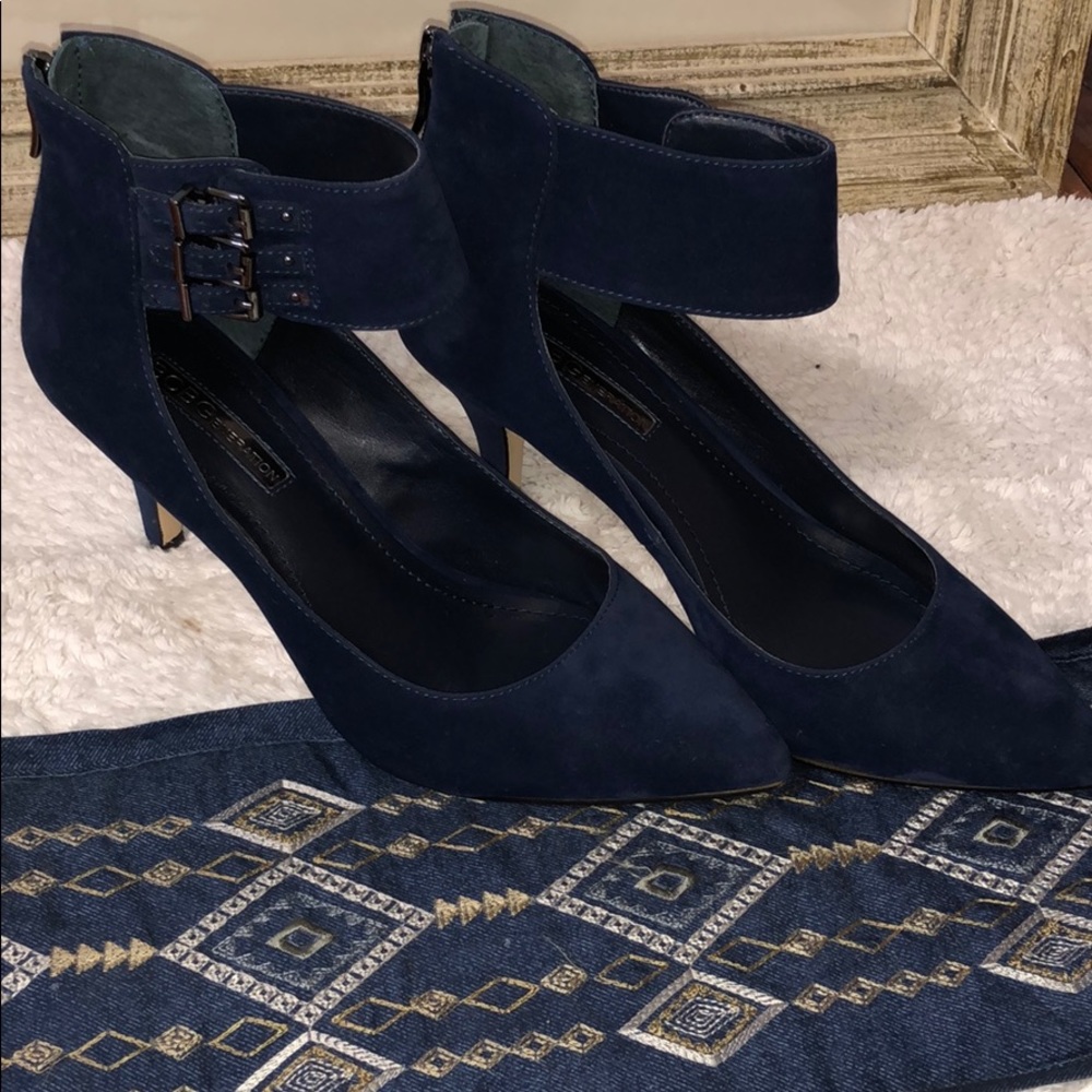 BCBG pumps - Picture 3 of 8